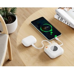 Преносима батерия XO 10000 mAh 20W + вградени кабели: Lightning + Type-C /бежов/ PR258
